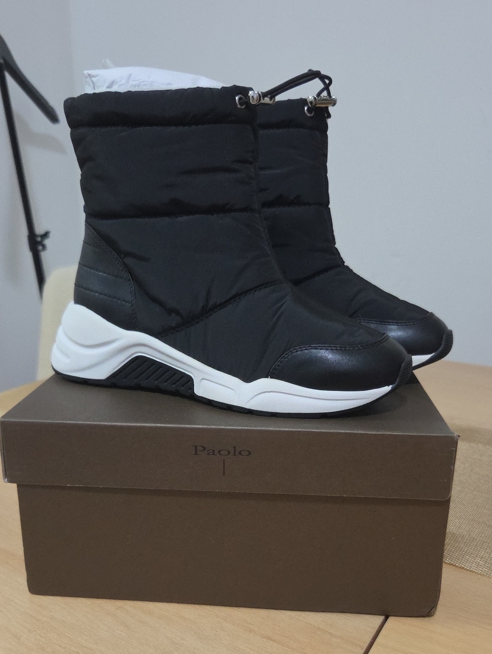 Woman's Paolo Black Quilted Winter Sneaker Boots